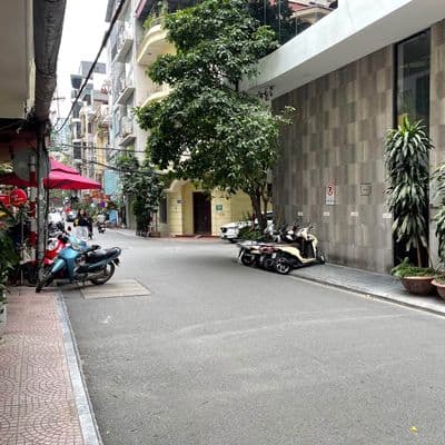Bán tòa nhà văn phòng 9 tầng 600m2 tại Ngã Tư Sở - Thanh Xuân