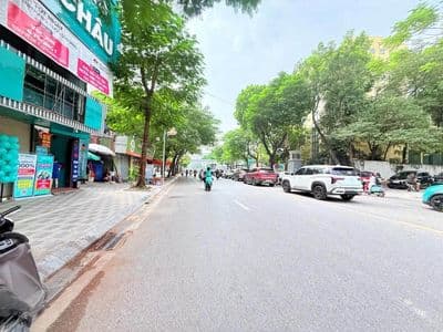 Nhà Mặt Phố Hoàng Công Chất, Kinh Doanh, Vỉa Hè Ô Tô