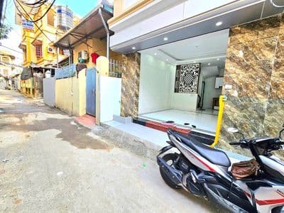 Bán nhà 5 tầng ô tô đỗ cổng, 33m2, Bắc Từ Liêm, 5.25 tỷ