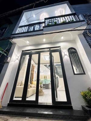 Nhà Đẹp Mới Toanh Cách Hẻm Xe Hơi 10 Bước Chân