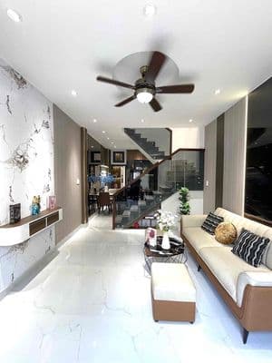 Nhà đẹp 35m2 3 PN có 1 phòng ngủ tầng trệt full nội thất