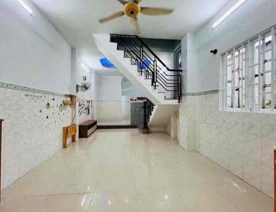 Cho thuê nhà- 44m2- 2pn + 2 wc- hẻm 4m- lý chiêu hoàng,q6- 10tr