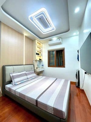 Bán nhà Nguyên Hồng, Ba Đình, 45m², 4 tầng, view Đài Truyền hình