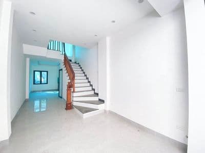 Nhà 40m2 Yên Nghĩa, Gần Bến Xe, Giá 5 Tỷ