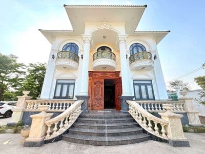 Biệt phủ sân vườn-full nội thất-kế vinhome hóc môn-ngay cầu lớn-26.8tỷ