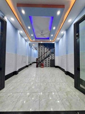 Nhà cho thuê ngay bến xe quận 8