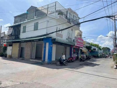 Góc 2 mặt tiền ( vị trí đẹp ) gần chợ minh phát. 2pn 3wc. đường lớn