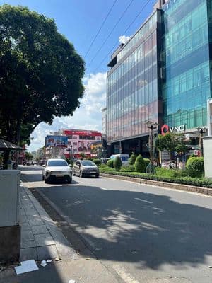 Vị trí trung tâm phú nhuận , ngay phan xích long , ngang 5,5 m