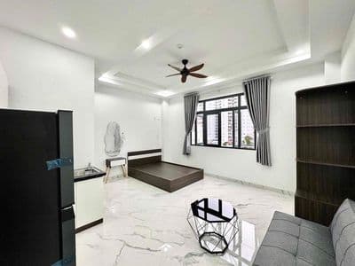 Căn hộ studio cao cấp mới xây- full nội thất có cửa sổ trời-thang máy