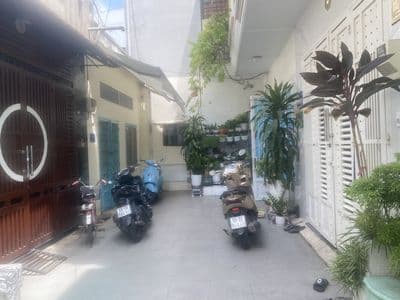 Bán Nhà riêng Đối diện Đại Học Công Thương TPHCM
