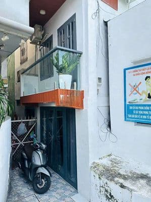 Cho thuê nhà mặt tiền Thụt.Đường Hoàng Sa. P.Võ Thị Sáu. Q3