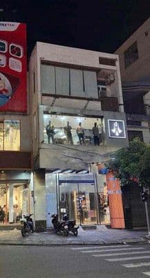 Cho Thuê Nhà 3 Tầng mặt tiền Ngã Tư Lê Duẩn