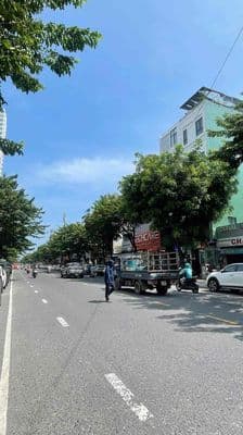 Mặt tiền hàm nghi . ngang 9m tttp