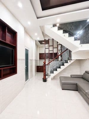 Nhà Linh Tây 4PN, 3 tầng, sân thượng, hẻm thông – 14 triệu/tháng