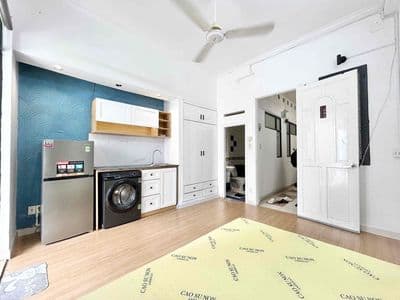 Studio - Ban công, máy giặt riêng, tủ full trần, diện tích rộng