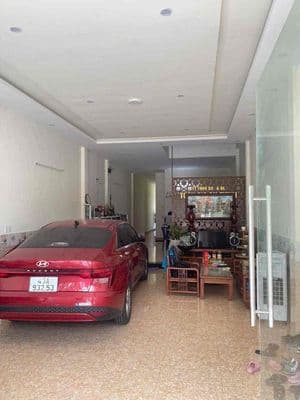 Cho thuê nhà đường 10m5 ngay trường đàm quang trung
