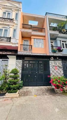 Nhà 2 lầu , ngay Chợ Cầu Đồng thạnh lộc 19