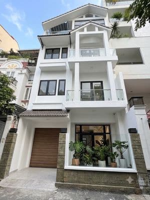Nhà lê văn sỹ, phường nhiêu lộc – dt 8x22m – trệt + 3 lầu – 60tr/tháng