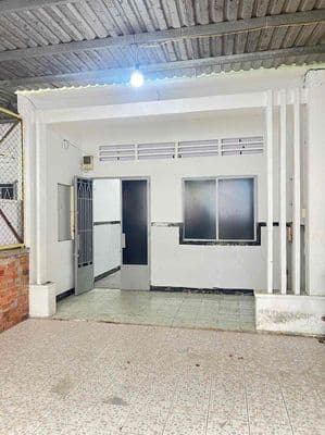 Nhà nguyên căn đẹp có gác 2 phòng ngủ 70m2 chỉ 8tr/ tháng