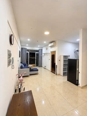 Luxgarden, 2PN full nội thất. Giá 10tr ở liền