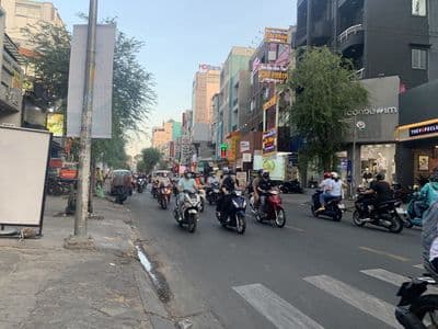 Bán Gấp Mặt Tiền Lê Văn Sỹ, P12, Quận 3, DT : 4x17m, 4 Tầng chỉ 17Tỷ