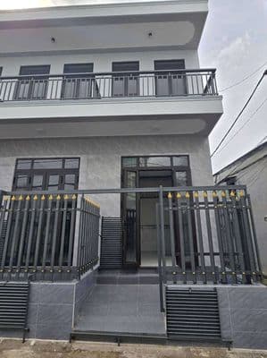cho thuê nhà lầu mới xây 100% mặt tiền hẻm CMT8 - Phù hợp KD và ở