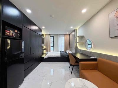 Khai Trương CHDV Ngay Toà Nhà Viettel, Vòng Xoay Dân Chủ,Ga Sài Gòn