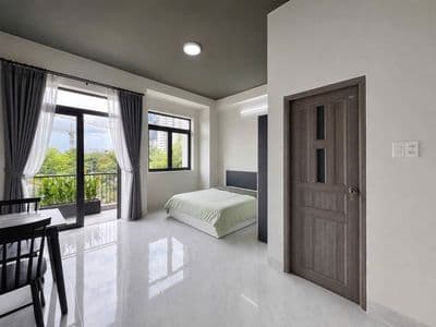 Căn hộ mới xây - ban công thoáng - kế bên ueh - full nội thất