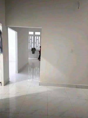 Nhà ngay chợ cổng 10 Long Bình sát công viên Tam Hiệp cấp 4 dễ decor