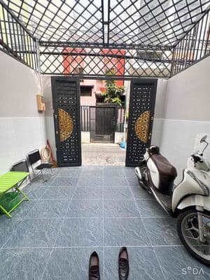 Bán nhà chính chủ cầm bán gấp . hẻm xe hơi khu bàn cơ đẹp trường chinh