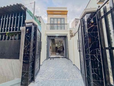 nhà một tần giáp phú mỹ hưng quận 7