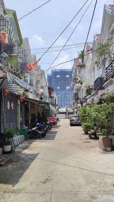 Bán nhà 2 tầng_ dt 43m2 _ hẽm xe hơi _ lê văn lương _ nhà bè