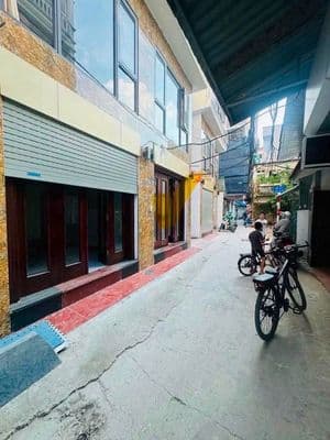 Bán nhà ngõ 281 Phú Diễn lô góc ngõ thông - oto