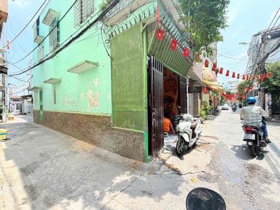 Quá hot nhỉnh 2ty - 20m2 diện tích - 2 tầng btct hẻm xe hơi tránh