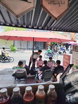 share vỉa hè bán đồ ăn nhẹ