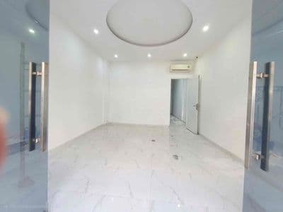 Nhà mặt tiền đông xe kinh doanh tự do sẵn máy lạnh 2pn 3wc