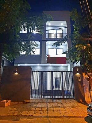 cho thuê nhà 8x26m 3 lầu 5PN lớn 5wc đường 12m ngay tây thạnh