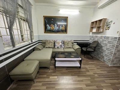 Căn góc 60m2 tại C/C H2, Nội thất đầy đủ.