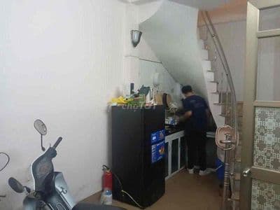 cho thuê nhà nguyên căn phố Bạch Mai 30m2 x5T giá 8 triệu 2 thoáng