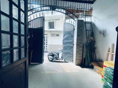 Hẻm ô tô nhỏ ngay mặt tiền Cộng Hoà P13 Tân Bình 4 tầng 57m2 8.8 tỷ.