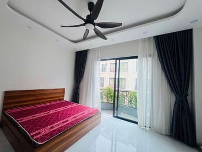 Cho thuê nhà xẻ khe có thang máy full đồ