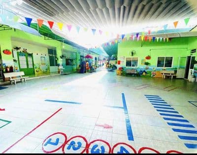 Cho thuê nhà mặt tiền mgang 11m thống nhất vị trí trung tâm vipp