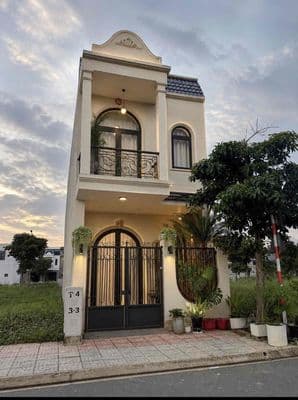 Bán nhà full NT cao cấp cạnh Kcn VSIP3
