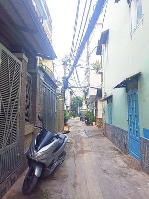4x8m, 3 tầng, hẻm 3m thông, 3PN, gần MT Phú Thọ Hòa, ko lỗi, ko QH