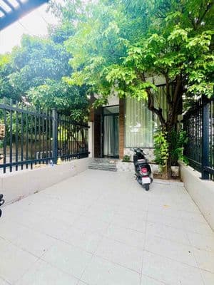 Cho thuê nhà sân vườn khu dân cư hưng phú