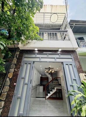 Giảm giá hơn 200 triệu từ 2.98 còn 2.75 tỷ bán nhà 2PN hẻm xe hơi GV