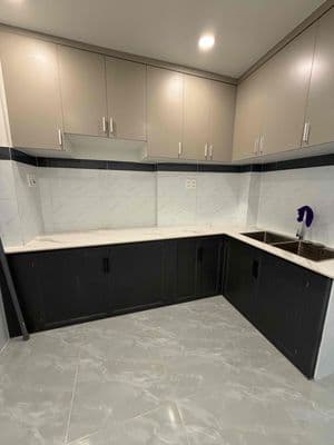 cho thuê nguyên căn nhà mới 100%. Gần Hàng Xanh