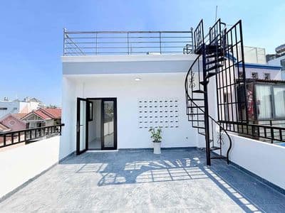 Nhỉnh 7 tỷ - căn góc 2 mặt xe hơi ngay chợ cây quéo giáp phú nhuận,bìn