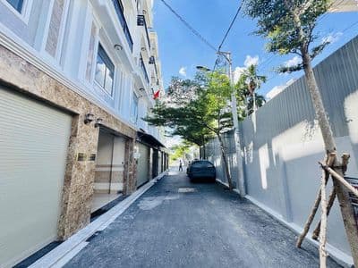 Bán nhà mới hướng đông nam- hẻm xe tải ql13- gần vạn phúc city