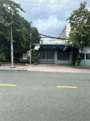 Bán nhà riêng tại Ngô Quyền, Tân An, La Gi, 3,3 tỷ, 130 m2, Gía Tốt